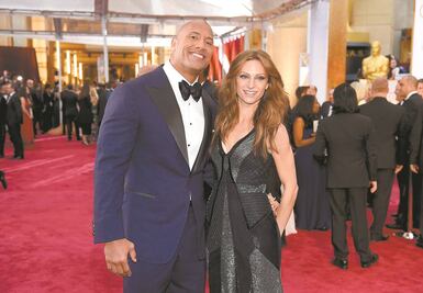 La Roca se casa con Lauren Hashian 