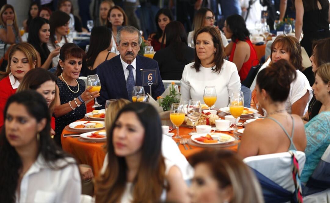 Córdova Villalobos y Zavala durante el desayuno de recaudación (Yadín Xolalpa/ EL UNIVERSAL)