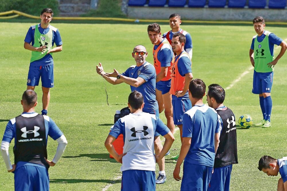 Paco Jémez finalmente dirigió un entrenamiento con más tranquilidad, luego de obtener dos victorias (MARCOS DOMÍNGUEZ. IMAGO7)