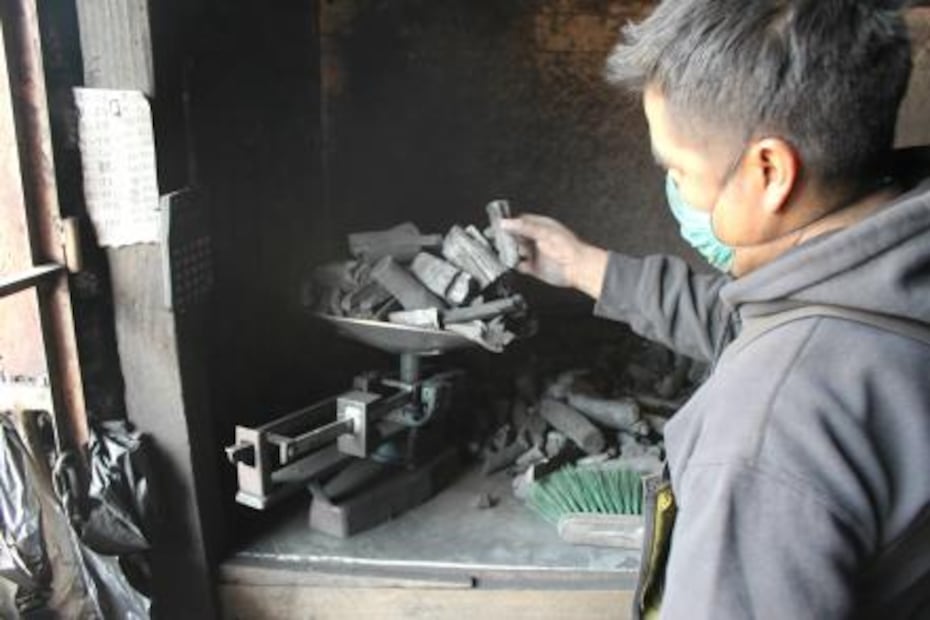 Adiós a la tradición de cocinar con carbón