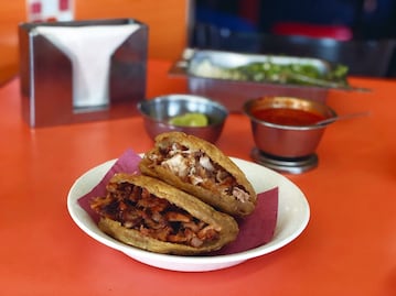 Prueba estas gorditas de chicharrón con relleno extra