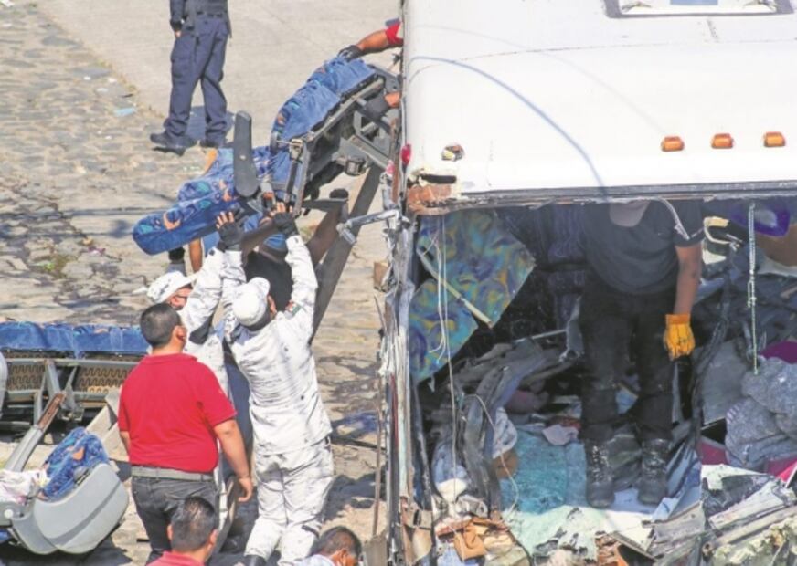 Fallecen 21 peregrinos tras chocar su autobús