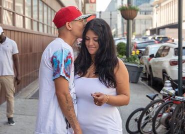 ¿Qué significa para los venezolanos la masiva concesión de permisos de trabajo y qué tiene que ver la crisis migratoria de NY?