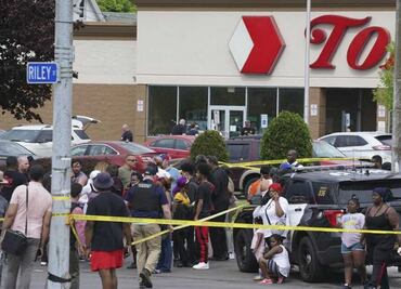 Creen que hombre armado estaba transmitiendo en vivo durante tiroteo en Buffalo