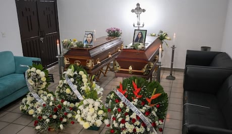 Dan último adiós a madre e hija asesinadas en Cuautitlán; familiares exigen justicia por doble feminicidio