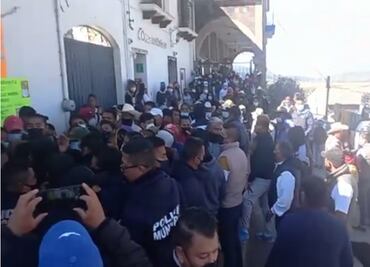 Rocían con gas lacrimógeno a alcaldesa de Amanalco en medio de protesta en su contra, dice Morena