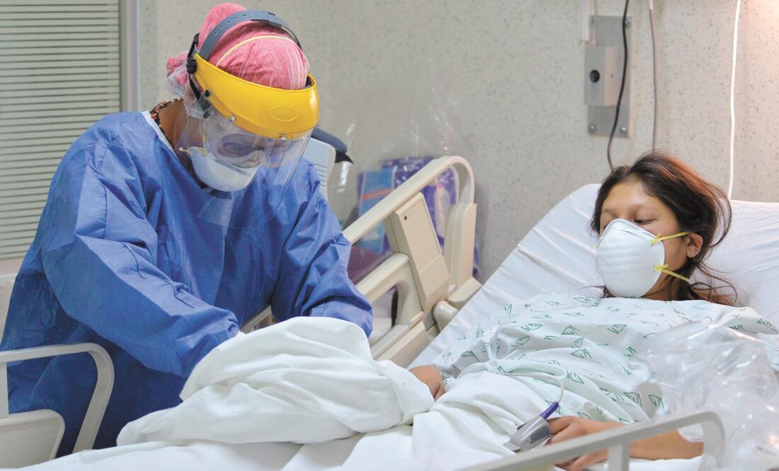Los trabajadores que atienden a personas enfermas de Covid-19 se encuentran en condiciones de vulnerabilidad emocional y laboral, con sufrimiento físico y mental, señala un estudio elaborado por especialistas chinos. Foto: CUARTOSCURO