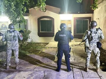 Catean inmueble en fraccionamiento de Culiacán; aseguran arsenal y diversas sustancias líquidas