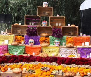Platillos típicos en las ofrendas de Día de Muertos 