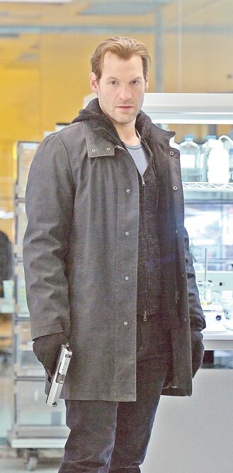 El Dr. Efraín tiene la responsabilidad de curar el virus del vampirismo. Foto: CORTESÍA