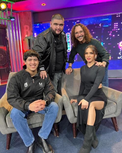 "Denzel" y Jacky Ainley con Óscar Burgos e Iván Fematt. Foto: Instagram