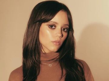Jenna Ortega deslumbra en vestido transparente Dolce & Gabbana