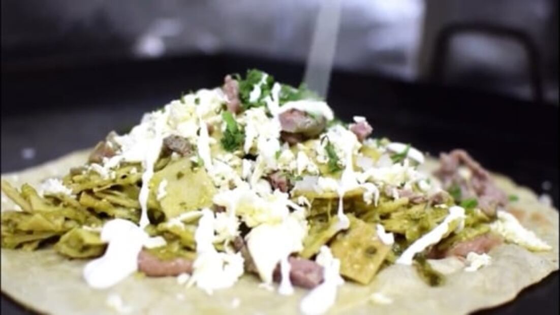 Burraquil, los burritos de chilaquiles de la CDMX