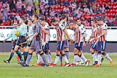 Chivas, al filo del fracaso