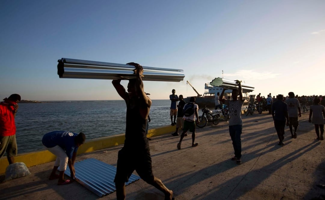 De acuerdo con el embajador, su país requiere urgentemente alimentos, medicamentos y ayuda económica. /AP