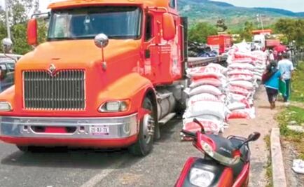 Campesinos de Guerrero liberan a acalde tras entrega de fertilizante