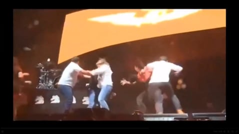 VIDEO: Cae templete en evento de Máynez en Nuevo León; hay 9 muertos y suman 70 lesionados