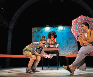 Racismo y misoginia chocan en humor negro