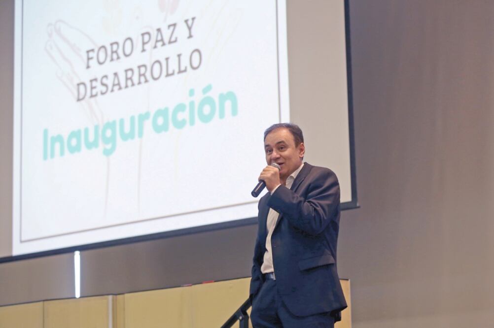 El próximo secretario de Seguridad Pública, Alfonso Durazo, dijo que la plata fo r m a digital para recoger propuestas seguirá abierta y disponible para la sociedad . (ARCHIVO EL UNIVERSAL)