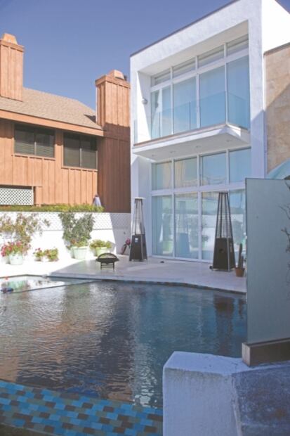 Elba Esther vende su mansión en San Diego