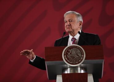 AMLO califica a Calderón de “conservador” por criticar apoyo a jóvenes