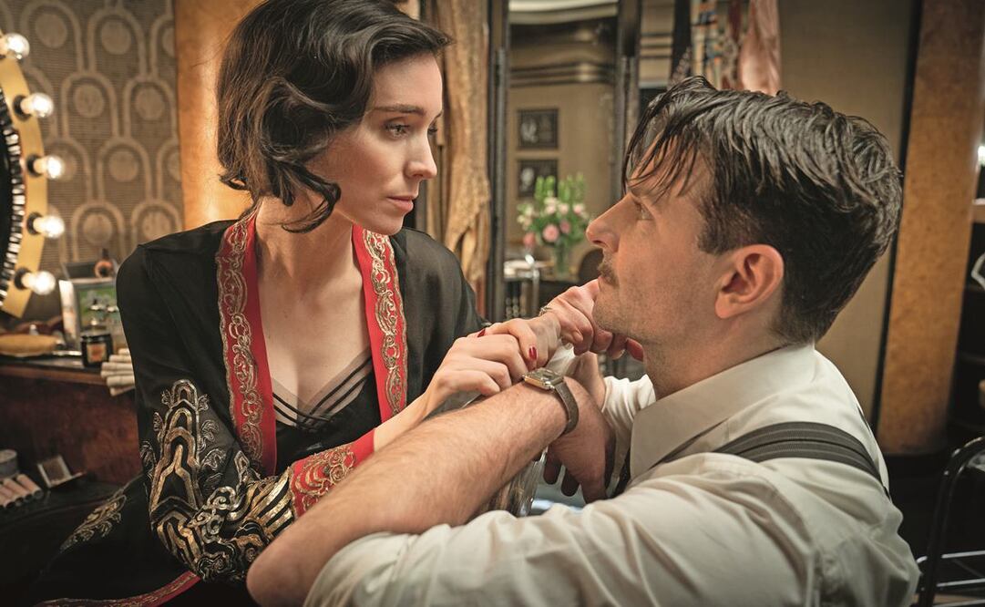Rooney Mara y Bradley Cooper filmaron con Del Toro durante la pandemia. Fotos: Disney.