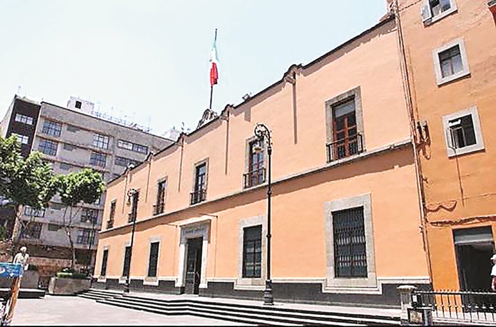 Encerrados “a piedra y lodo” en la vieja casona de Xicoténcatl. Foto: EL UNIVERSAL