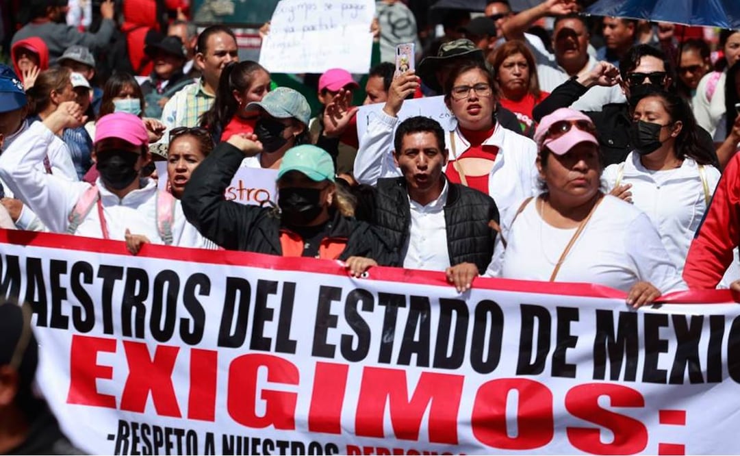Maestros del Edomex se manifiestan. Foto: Claudia González/ EL UNIVERSAL