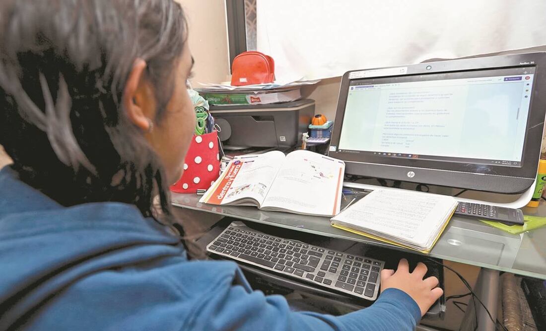 Padres de familia y estudiantes ya pueden consultar y descargar en línea el certificado oficial de primaria o secundaria correspondiente al ciclo escolar 2024-2025. Foto: Archivo / EL UNIVERSAL