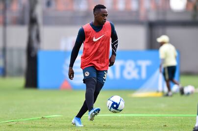 Renato Ibarra regresa a los entrenamientos tras escándalo