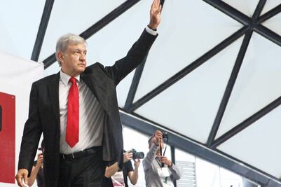 Zambrano: con AMLO, ni a la esquina