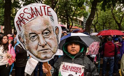 Declaraciones de Encinas, a destiempo, dicen padres de los 43 normalistas