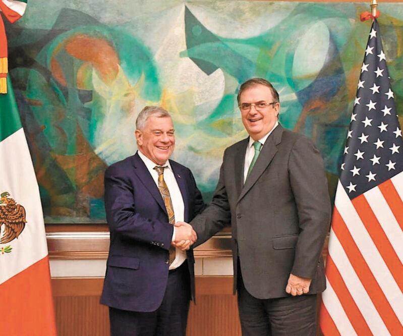 El subsecretario para el Hemisferio Occidental de Estados Unidos, Michael Kozak, y el canciller Marcelo Ebrard. ARCHIVO EL UNIVERSAL