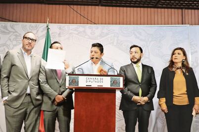 Oficializan 7 diputados su salida del sol azteca