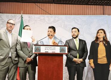 Oficializan 7 diputados su salida del sol azteca