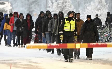 Rusia tacha de "irracional" la decisión de Finlandia de cerrar la frontera común 