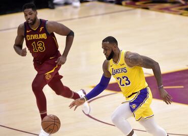 LeBron y los Lakers aplastan a los Cavaliers