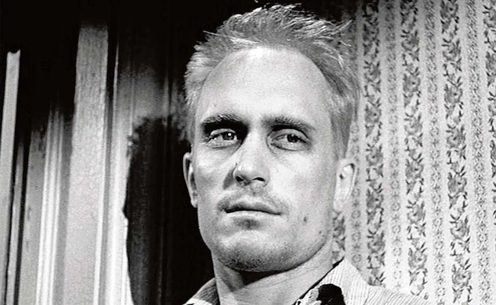 Su primera aparición en el cine fue en Matar a un ruiseñor, donde interpretó a Arthur “Boo” Radley, en 1962. Su expresividad bastó para ser inolvidable. Fotos: AP y cortesía