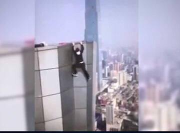 Muere youtuber chino al caer de rascacielos cuando cumplía un reto