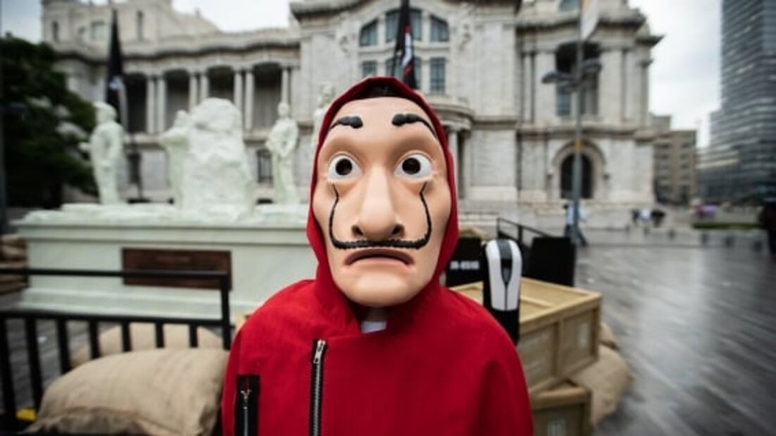 ¿Qué significan las esculturas de "La casa de papel" en el Palacio de Bellas Artes?
