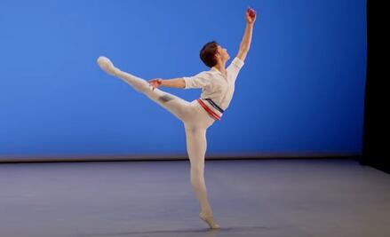 El bailarín mexicano Fabrizzio Ulloa Cornejo gana el primer lugar en el Prix de Lausanne 2023 