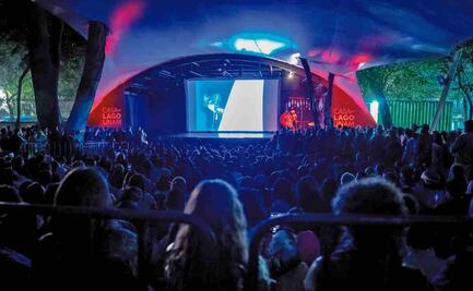 Poesía en Voz Alta, con un performance de Raúl Zurita