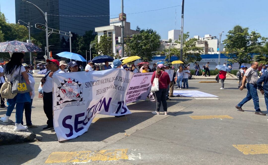 Bloqueo en Reforma e Insurgentes paraliza la capital por más de tres horas. Foto: Juan Carlos Williams