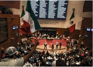 Reforma judicial: "¡Traidores, traidores!", manifestantes ingresan al Senado e irrumpen sesión; decretan receso indefinido