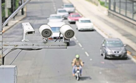 Entregan certificación a programa de fotomultas en la CDMX