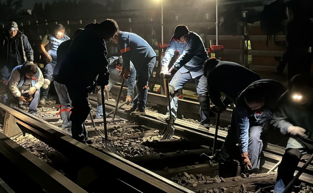 Realizan mantenimiento en vías del Metro de la Línea B (26/12/2025). Foto: Especial