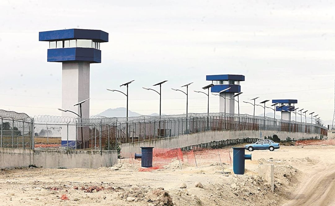 Tras salir del penal de El Altiplano, José Ángel Casarrubias, El Mochomo, fue privado de su libertad, pues no se le mostró una orden de aprehensión que justificara su segundo arresto, dijo su abogado, Arturo Onofre. Foto: ARCHIVO EL UNIVERSAL