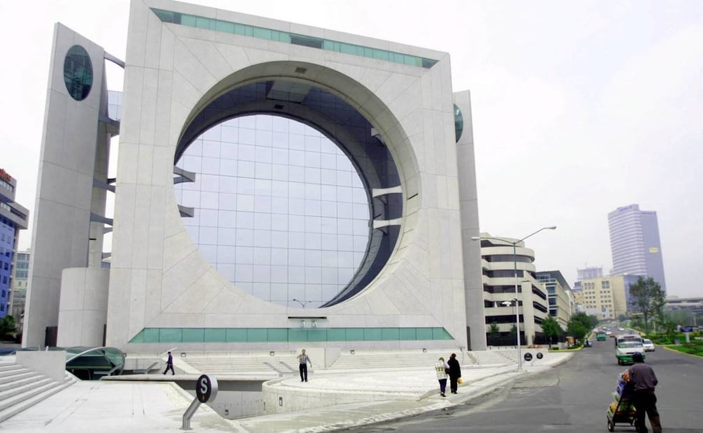 El edificio del Corporativo Calakmul da la impresión de tener gigantescas ventanas redondas (similares a la compuerta de una lavadora), pero en realidad se trata de estructuras de concreto frente a la fachada de cristal. Foto: Ernesto Muñoz/EL UNIVERSAL.