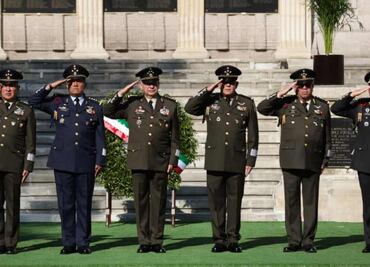 Secretario de la Defensa encabeza 80 aniversario del regreso del Escuadrón 201; colocan ofrenda floral
