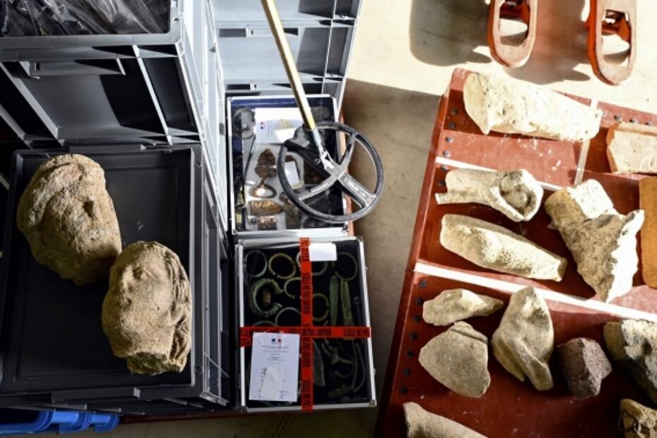 Incautan tesoro arqueológico de más de 27 mil piezas en casa de un saqueador francés